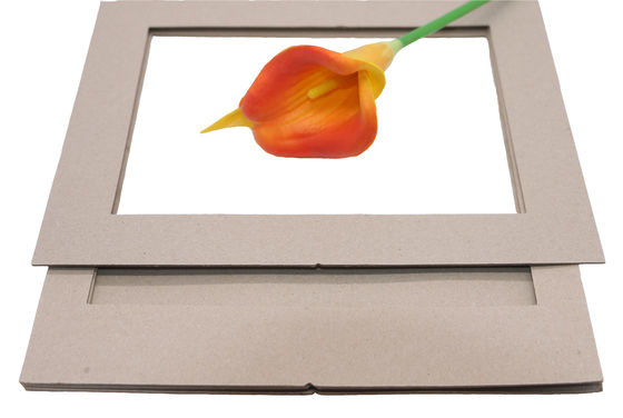 Recyceltes Laminationspapier und nicht beschichtetes Grauzartkarton