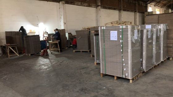 Professionelle Lieferanten Papierplattenlamination Hochdichte-Spritzplatten Graupapier