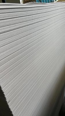 Zusammengestellte Dicke Grauene Schieferplatte Kartonpapierblätter