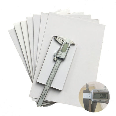 Feuchtigkeitsfeste Duplex-Papierplatten Papier recyceltes, maßgeschneidertes weißes Papierplatten