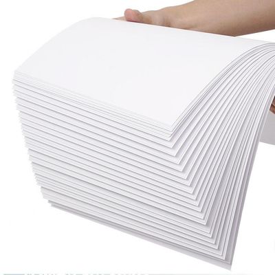 610x860mm Weißes Offsetpapier 70gm Buchpapier ohne Beschichtung Holzfrei für Offsettext