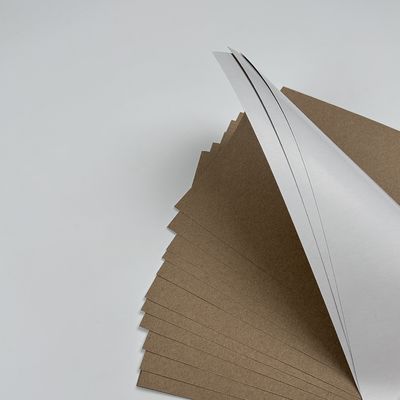 Weiß vorne beschichtet GC4 Kraft Rücken 280 GSM 660*1016 Board