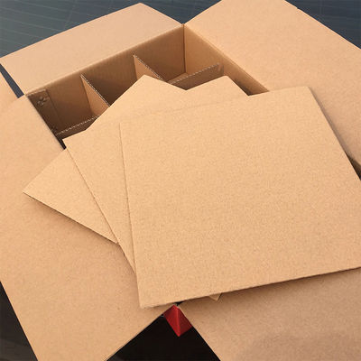 500 mm breit x 75 m lang gewölbte Kartonpapierrollen, recycelt